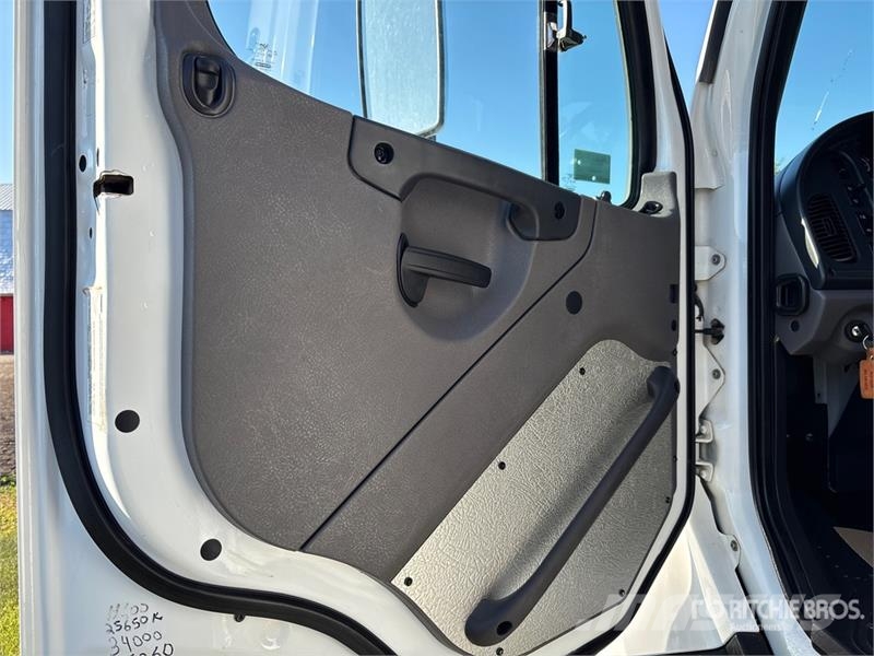 Freightliner 114SD 8x6 Grain Truck Getreidekipper
