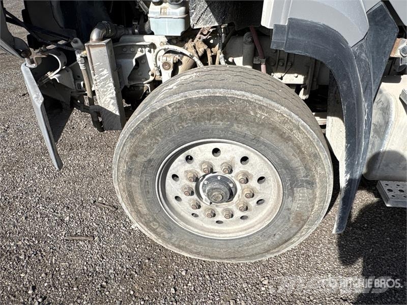Freightliner 114SD 8x6 Mixer Truck Betonikuorma-autot