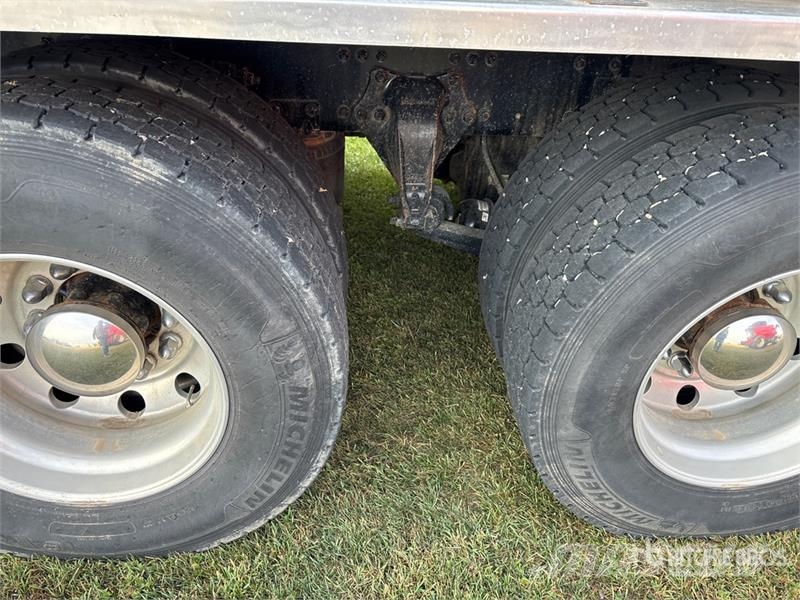 Freightliner 114SD 8x6 Grain Truck Autocarro agricolo / grano