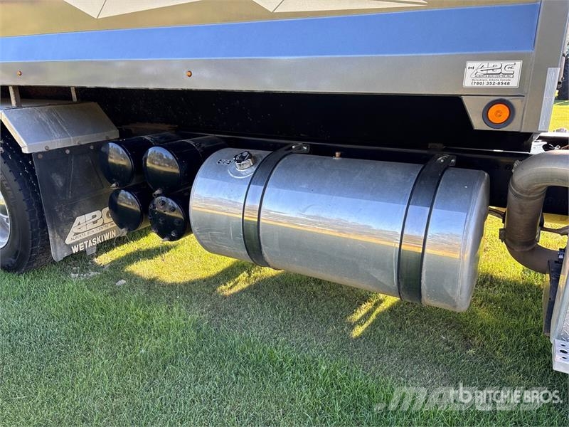Freightliner 114SD 8x6 Grain Truck Getreidekipper