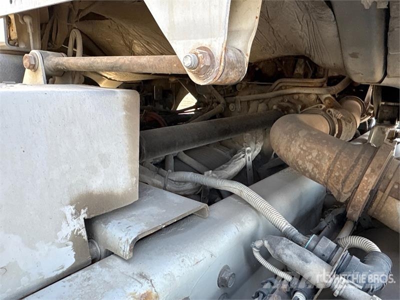 Freightliner 114SD 8x6 Mixer Truck Betonikuorma-autot