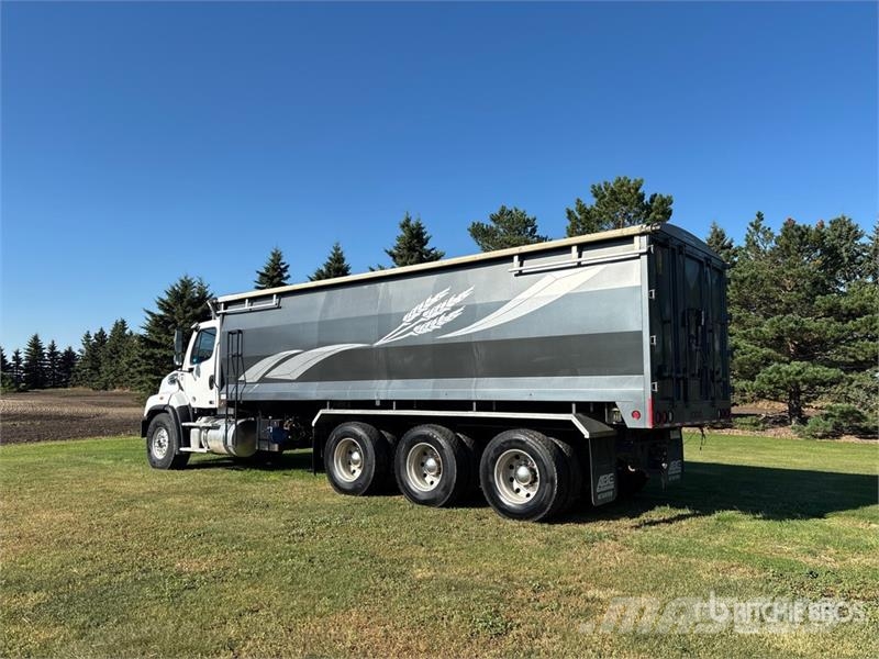 Freightliner 114SD 8x6 Grain Truck Getreidekipper