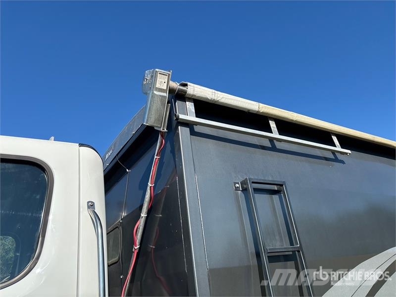 Freightliner 114SD 8x6 Grain Truck Getreidekipper