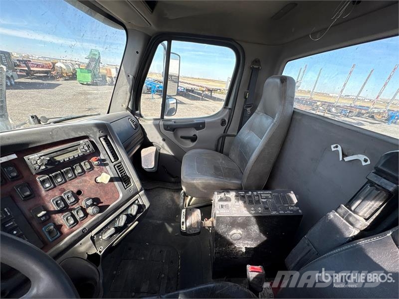 Freightliner 114SD 8x6 Mixer Truck Betonikuorma-autot