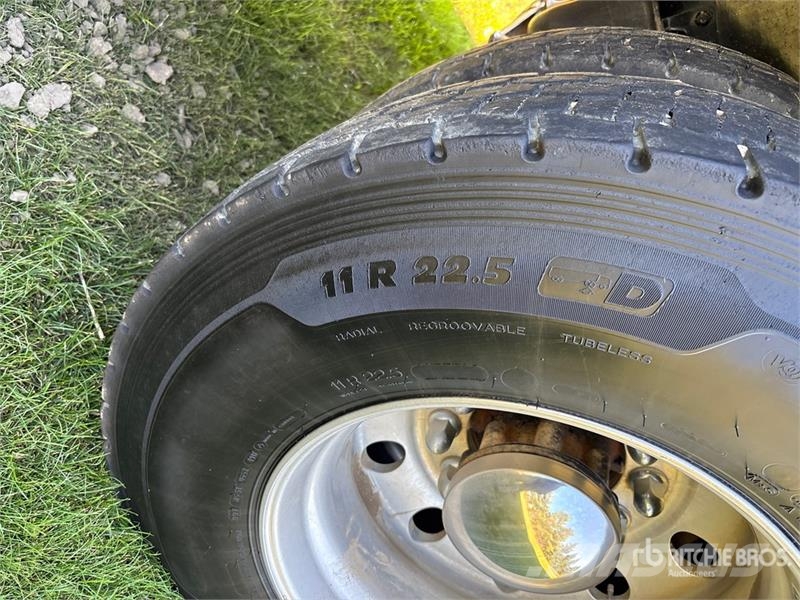 Freightliner 114SD 8x6 Grain Truck Getreidekipper