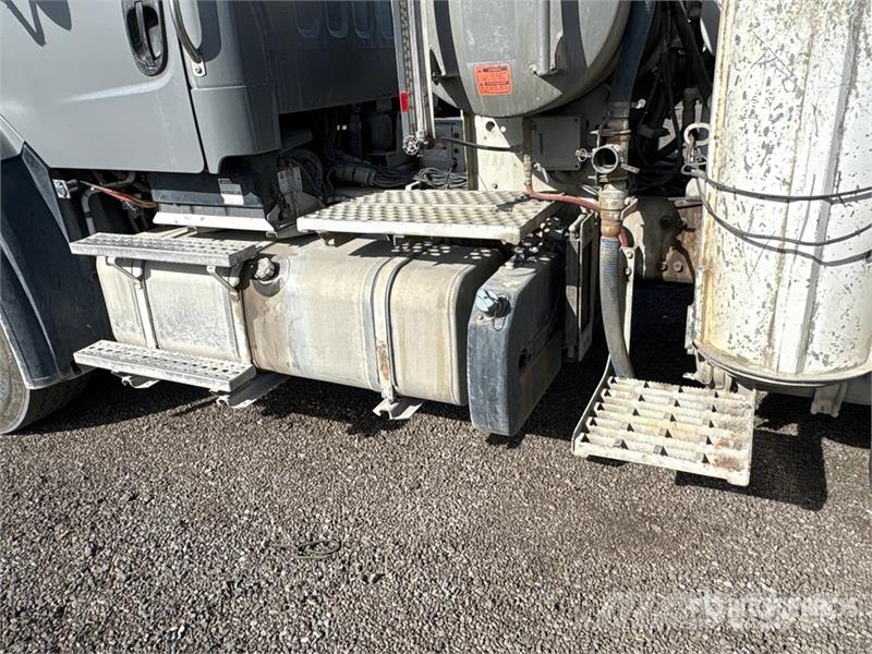 Freightliner 114SD 8x6 Mixer Truck Betonikuorma-autot