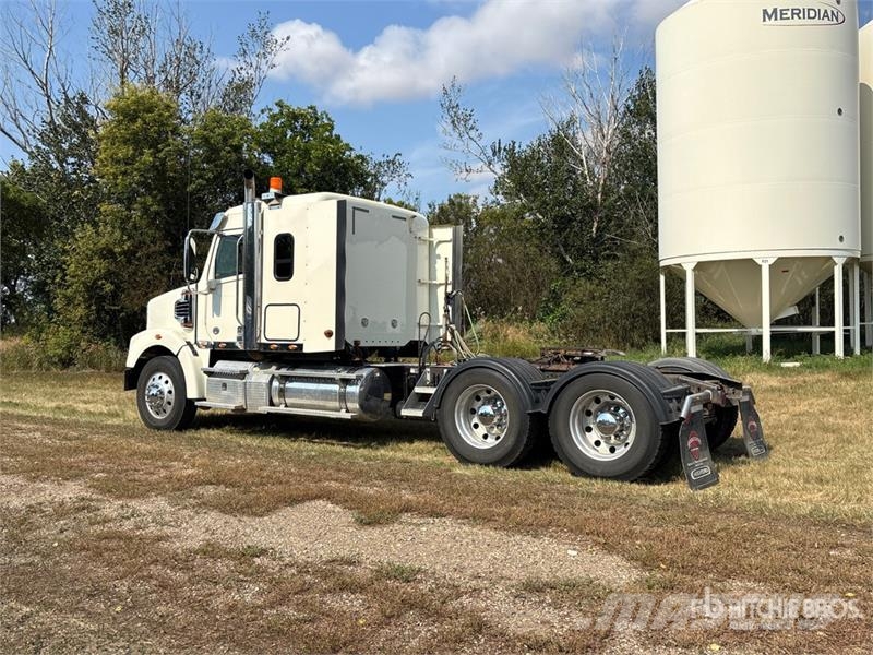 Freightliner 122SD 6x4 T/A Sleeper Truck Tractor Truck Tractor Units
