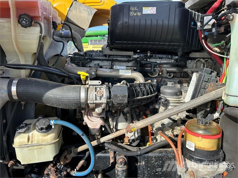 Freightliner 122SD 6x4 T/A Sleeper Truck Tractor Trekkers