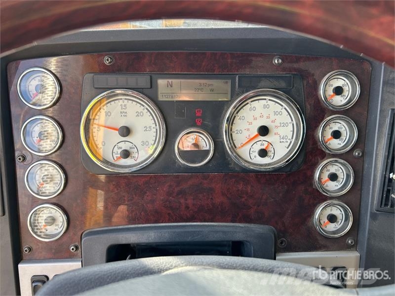 Freightliner 122SD 6x4 T/A Sleeper Truck Tractor Trekkers