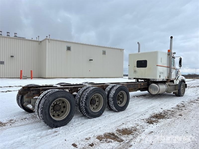 Freightliner 122SD 8x6 Sleeper Cab and Chassis Kabine i unutrašnjost