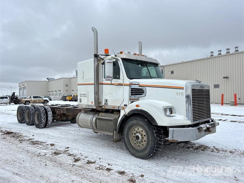 Freightliner 122SD 8x6 Sleeper Cab and Chassis Kabine i unutrašnjost