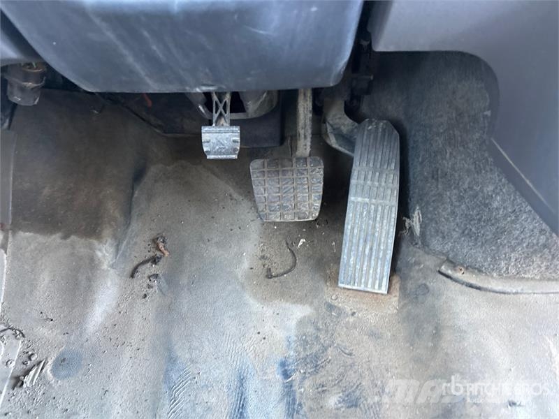 Freightliner 4x2 34-Seat School Bus (Inoperable) 迷你巴士