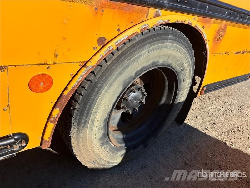 Freightliner 4x2 34-Seat School Bus (Inoperable) 迷你巴士