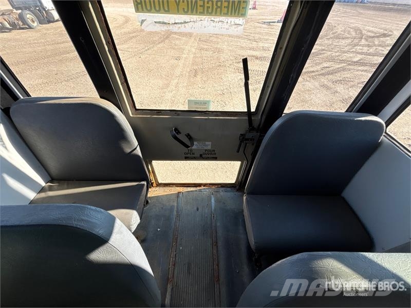 Freightliner 4x2 34-Seat School Bus (Inoperable) 迷你巴士