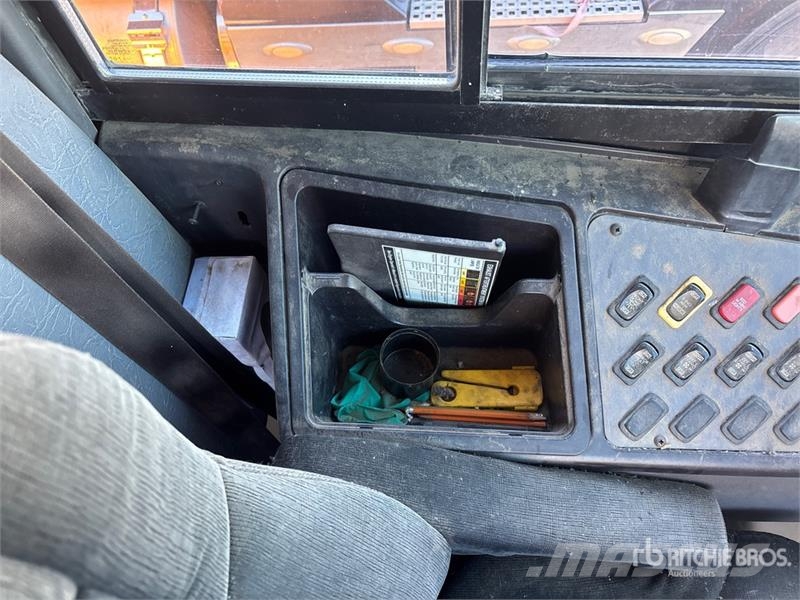 Freightliner 4x2 34-Seat School Bus (Inoperable) 迷你巴士