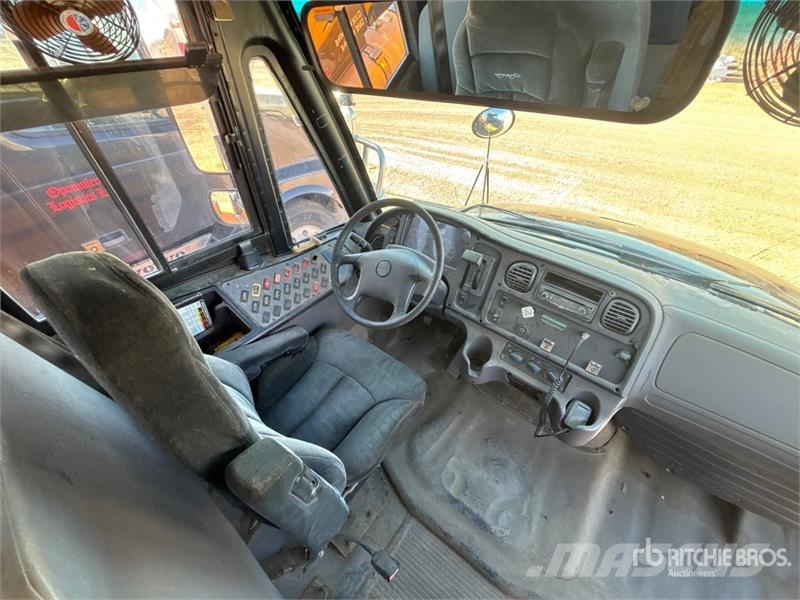 Freightliner 4x2 34-Seat School Bus (Inoperable) 迷你巴士
