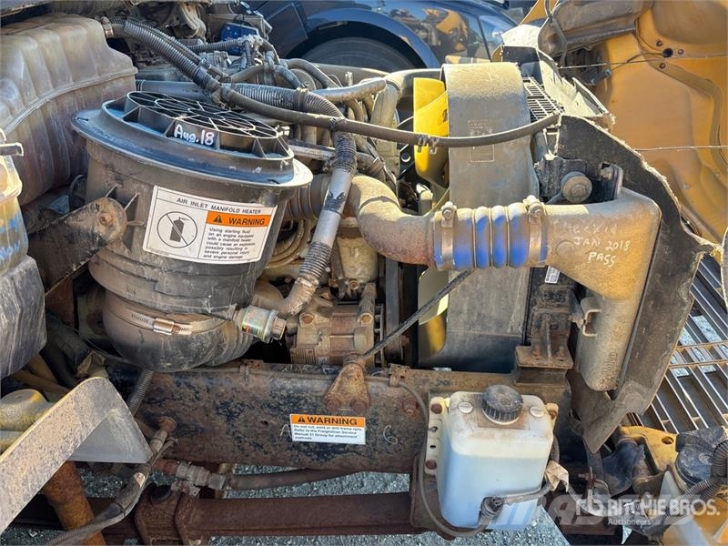 Freightliner 4x2 34-Seat School Bus (Inoperable) 迷你巴士