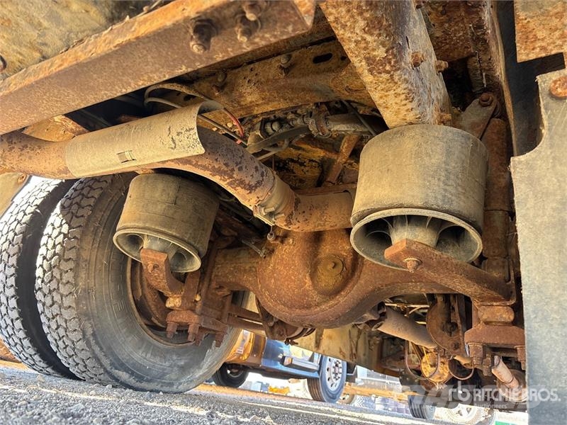 Freightliner 4x2 34-Seat School Bus (Inoperable) 迷你巴士