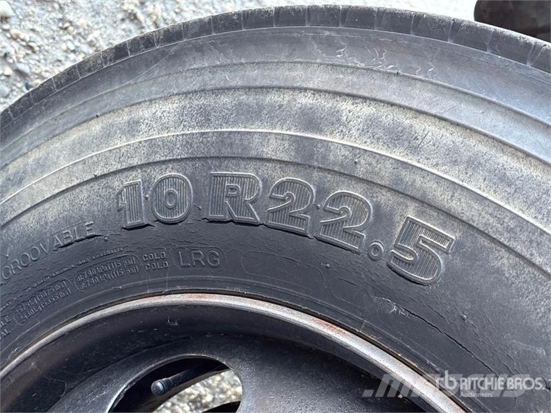 Freightliner 4x2 34-Seat School Bus (Inoperable) 迷你巴士