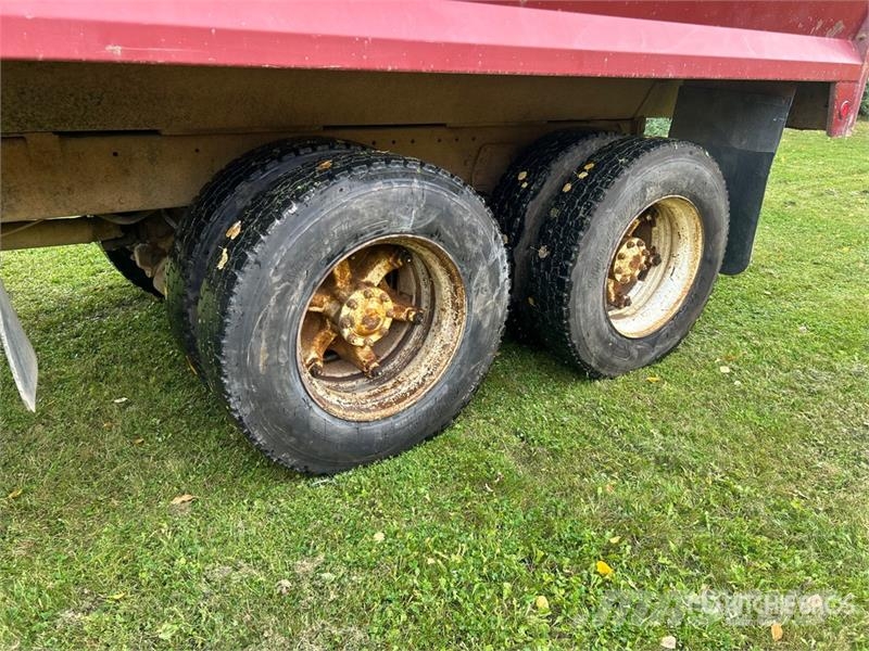 Freightliner 6x4 Grain Truck Farm / grain trucks