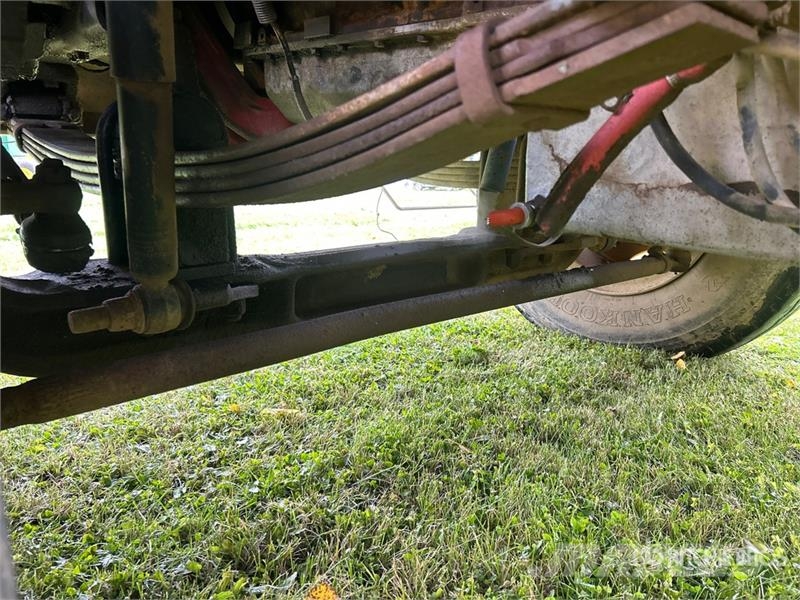 Freightliner 6x4 Grain Truck Farm / grain trucks