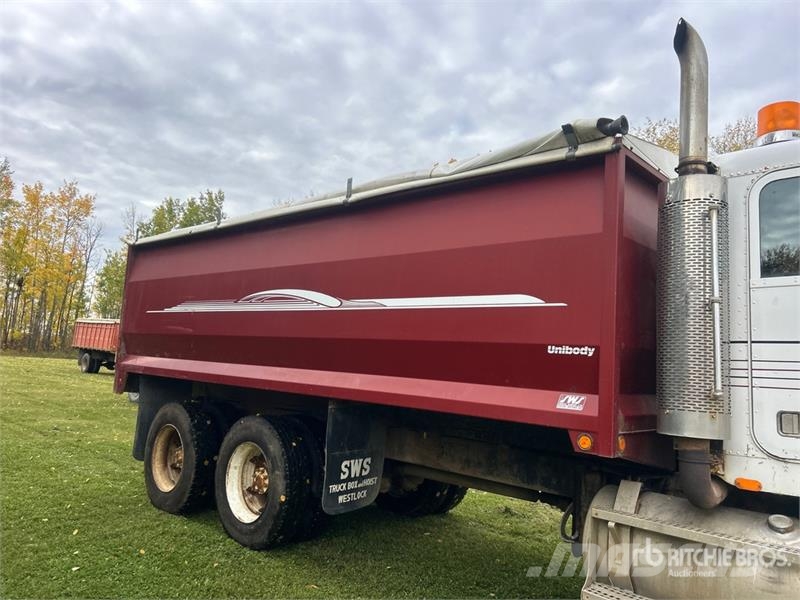Freightliner 6x4 Grain Truck Farm / grain trucks