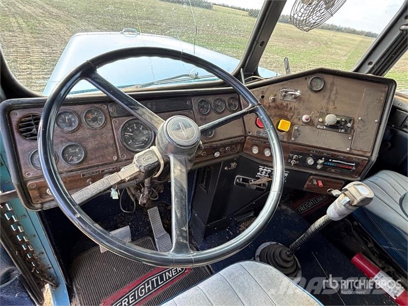 Freightliner 6x4 Grain Truck Farm / grain trucks