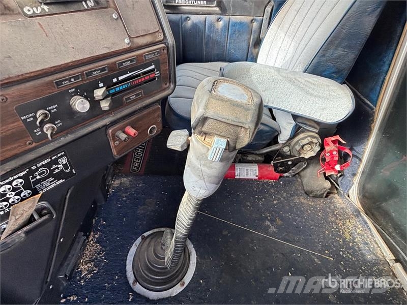 Freightliner 6x4 Grain Truck Farm / grain trucks