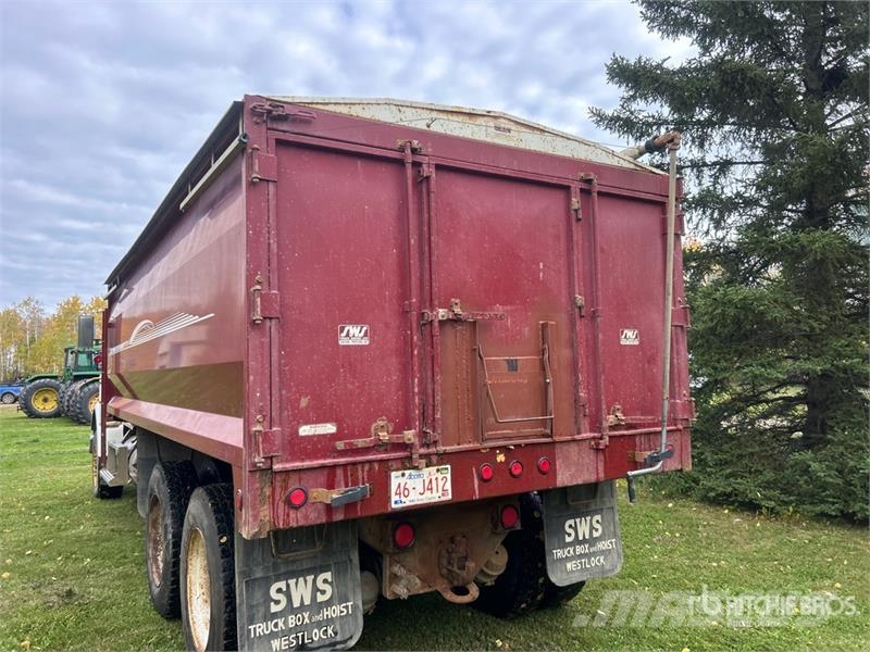 Freightliner 6x4 Grain Truck Farm / grain trucks