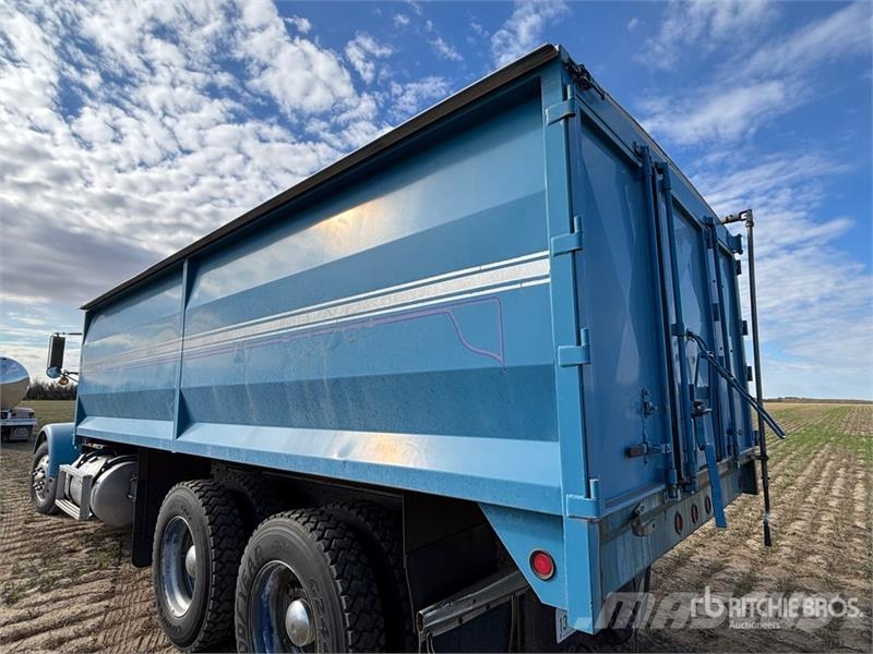 Freightliner 6x4 Grain Truck Farm / grain trucks