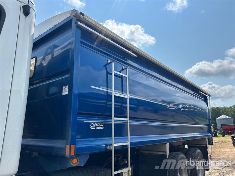 Freightliner 6x4 T/A Grain Truck شاحنات المزارع / الحبوب