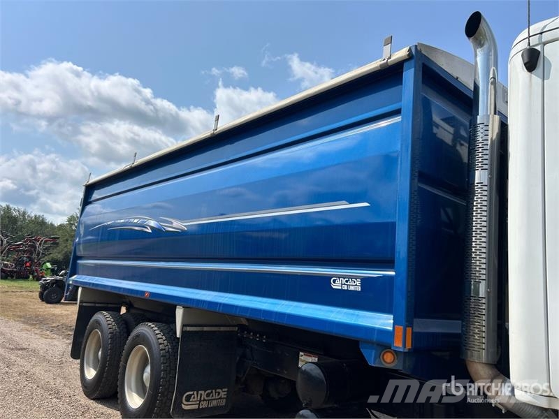 Freightliner 6x4 T/A Grain Truck شاحنات المزارع / الحبوب