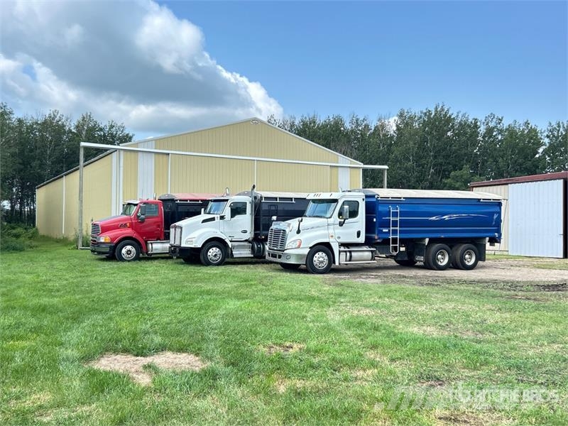 Freightliner 6x4 T/A Grain Truck شاحنات المزارع / الحبوب