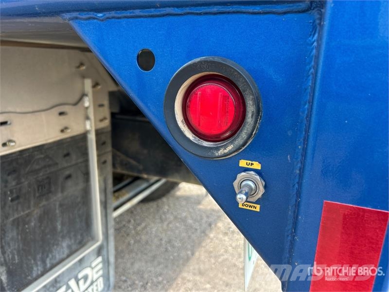 Freightliner 6x4 T/A Grain Truck شاحنات المزارع / الحبوب