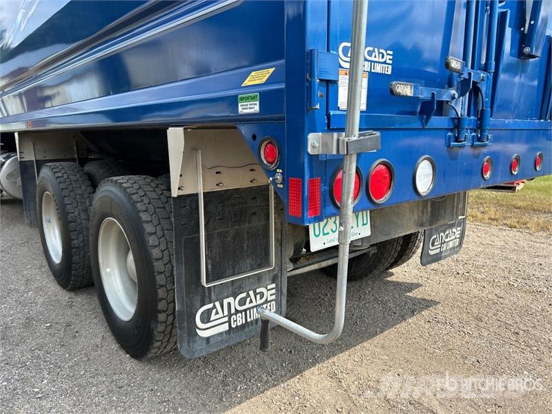 Freightliner 6x4 T/A Grain Truck شاحنات المزارع / الحبوب