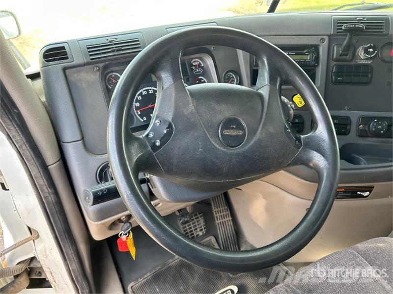 Freightliner 6x4 T/A Grain Truck شاحنات المزارع / الحبوب