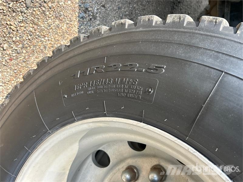 Freightliner 6x4 T/A Grain Truck شاحنات المزارع / الحبوب