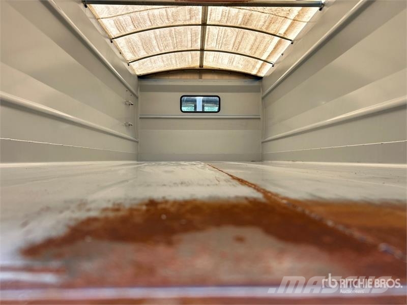 Freightliner 6x4 T/A Grain Truck شاحنات المزارع / الحبوب