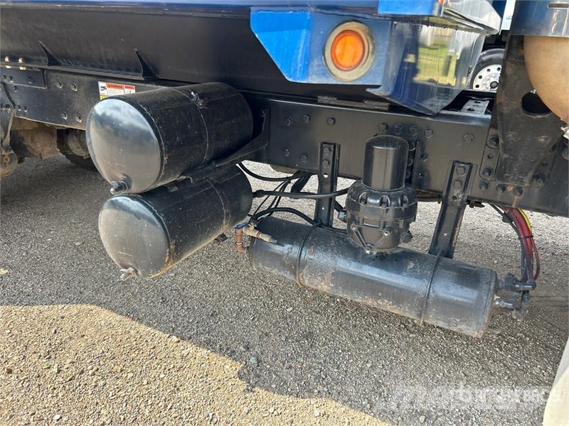 Freightliner 6x4 T/A Grain Truck شاحنات المزارع / الحبوب