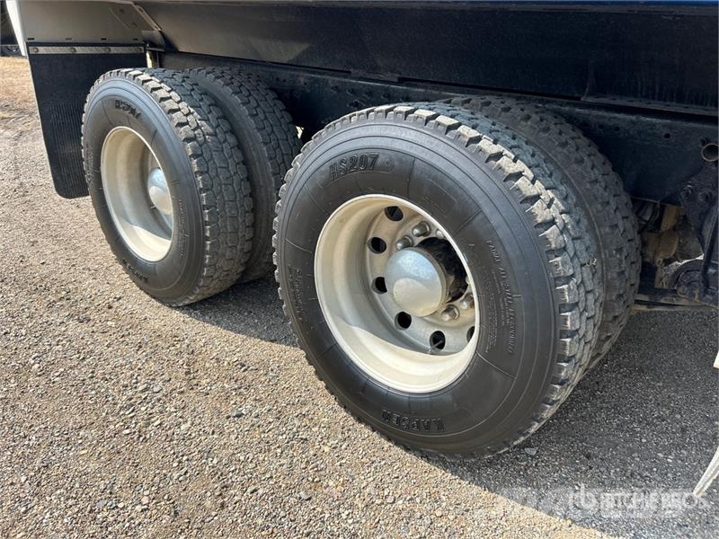 Freightliner 6x4 T/A Grain Truck شاحنات المزارع / الحبوب