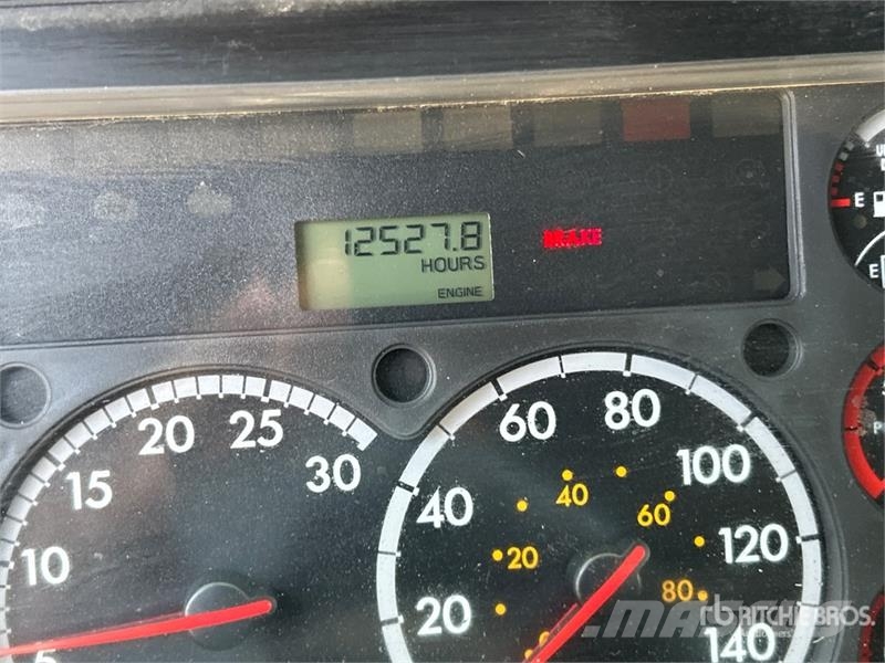 Freightliner 6x4 T/A Grain Truck شاحنات المزارع / الحبوب
