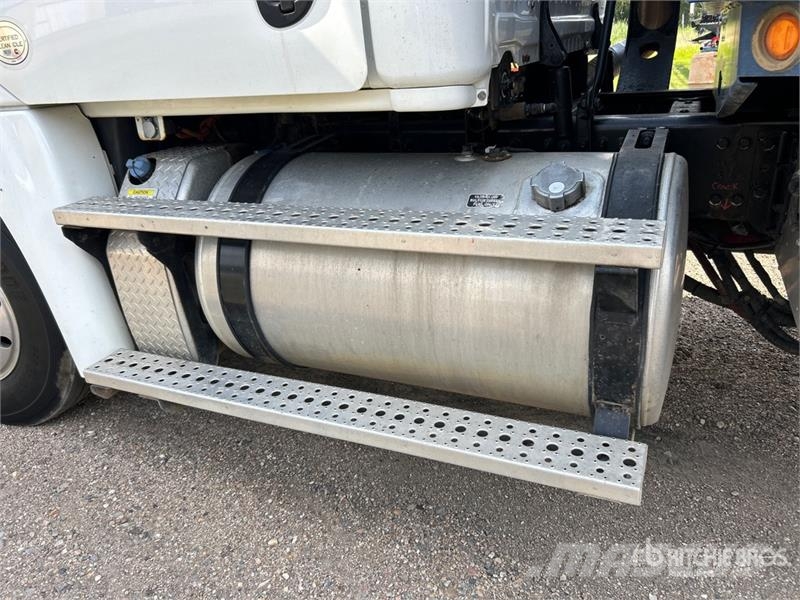 Freightliner 6x4 T/A Grain Truck شاحنات المزارع / الحبوب