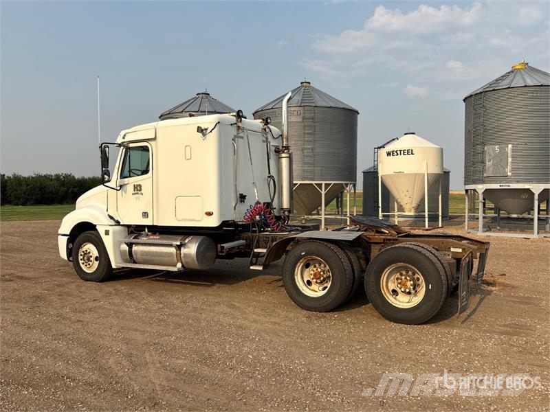 Freightliner 6x4 T/A Sleeper Truck Tractor Tractor Units
