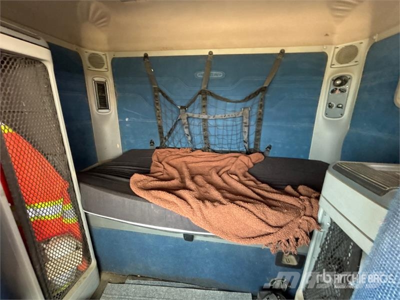 Freightliner 6x4 T/A Sleeper Truck Tractor Tractor Units
