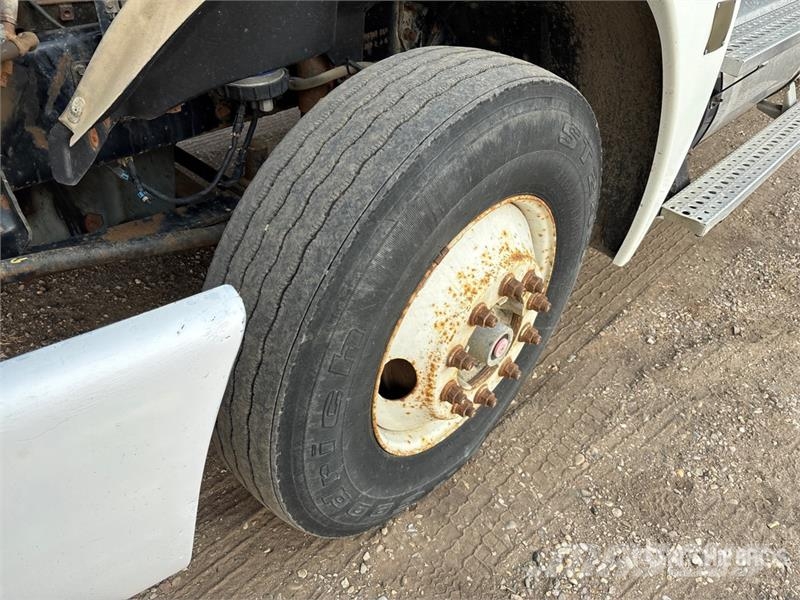 Freightliner 6x4 T/A Sleeper Truck Tractor Tractor Units