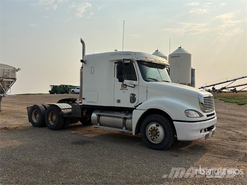 Freightliner 6x4 T/A Sleeper Truck Tractor Tractor Units