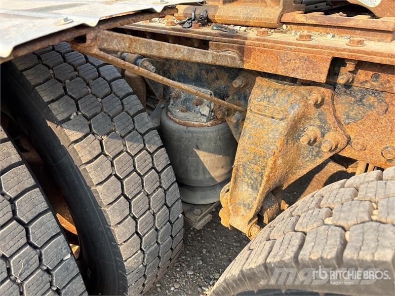 Freightliner 6x4 T/A Sleeper Truck Tractor Tractor Units