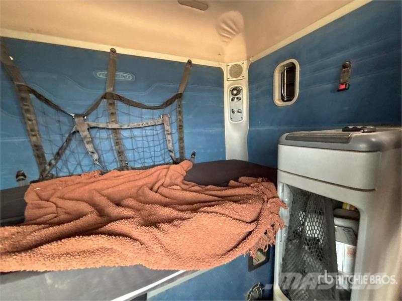 Freightliner 6x4 T/A Sleeper Truck Tractor Tractor Units