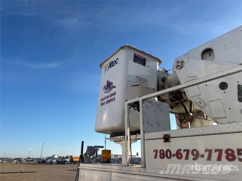 Freightliner AM650 50 ft on Freightliner Fl80 6x4 Bucket Truck Autoplošiny