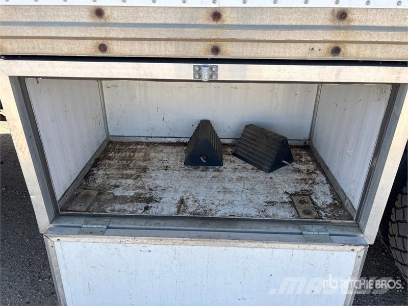 Freightliner Argosy 6x4 Mixing System Van Truck Bakwagens met gesloten opbouw
